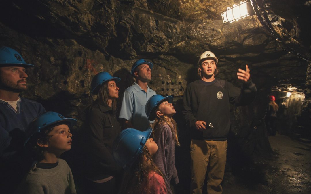 A Mining Tour of Northeastern Ontario: By Rockhounds for Rockhounds